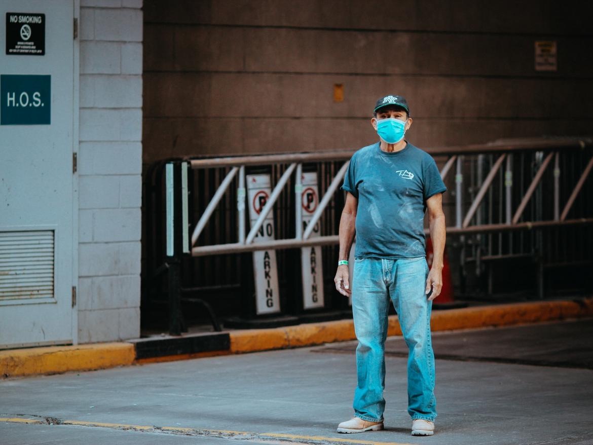 A worker wearing a mask during the COVID-19 pandemic