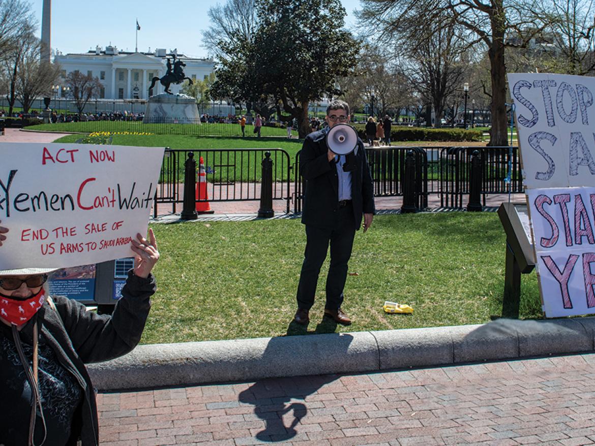 Advocates for Yemen holding signs outside White House