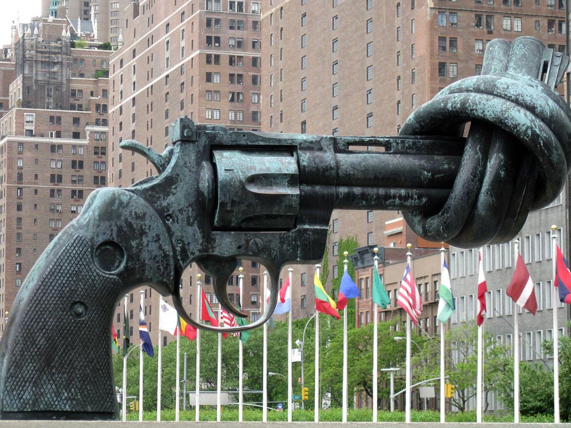 Non–Violence or The Knotted Gun by Carl Fredrik Reutersward, UN New York