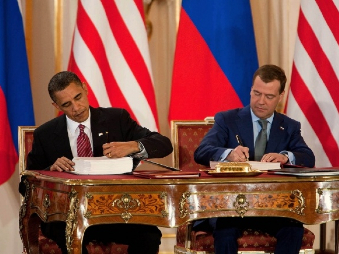 Russian and US presidents sign the New START treaty.